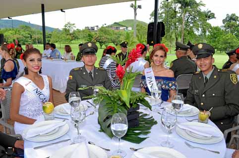 Yoselín Gómez Reyes, de Nicaragua; Johnny González Bedoya; Norma Angélica Díaz Mancilla, de Panamá, y Juan Castaño Pérez.