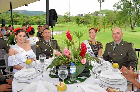 Mónica Leticia González Echeverría, de Ecuador; Óscar Fernando Martínez González; Karla Morena Díaz Hernández, de El Salvador, y