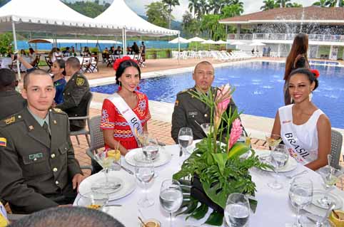 José David Meñiso; Mariem Suárez Cuéllar, de Bolivia; Andrés Mauricio Restrepo Jaramillo, y Anna Lyssa Dos Santos Valim, de Bras