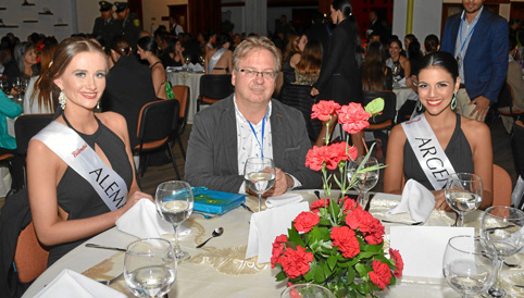 Katrin Eisenberg de Alemania, Pedro Felipe Hoyos Körbel y Dolores Cardozo Pérez de Argentina.