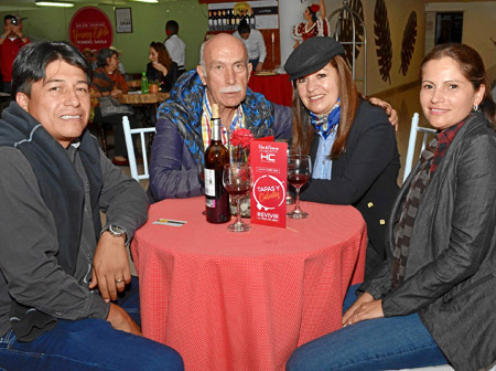 Daniel Bustos Rojas, Luis Eduardo Linares, María Cecilia Uribe Rojas y Yiserth Gómez.