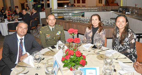 Héctor Fernando Ortiz Muñoz, coronel Jorge Jaramillo Marín, María Amelia Londoño y Verónica Llamosa.