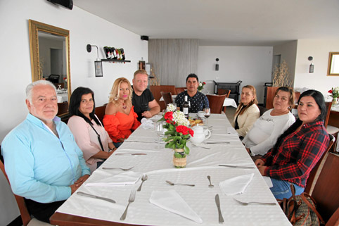 Néstor Emilio García Suárez, Libia Zapata Gómez, Beatriz Burka, Gud Kwanten, Silvio Zapata Correa, Gloria Zapata, Esneda Zapata 