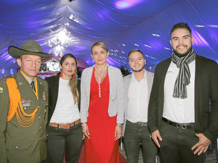 Intendente Jefe Alexánder Varela Quintero. Ana Milena Arcila Flórez, Andrea Martínez Pinzón, Juan Camilo Marín García y Alejandr