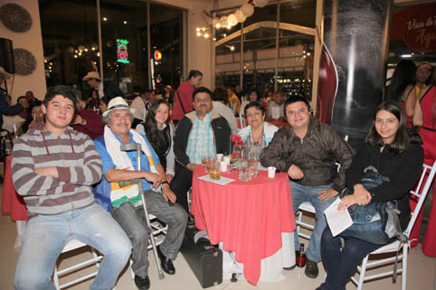 Sebastián Herrera, Rubén Darío López, Ángela María López, Martín Gilberto González, Martha Cecilia Toro, Rubensarth López y Cata