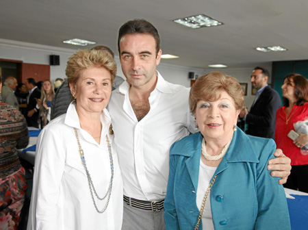 Mireya Moscoso, Enrique Ponce y Jenny Romero Dávila.