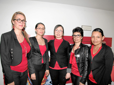 María Catalina Gómez, Lina Constanza Marín, Elizabeth Marín, Sandra Ortegón y Yamile López. 