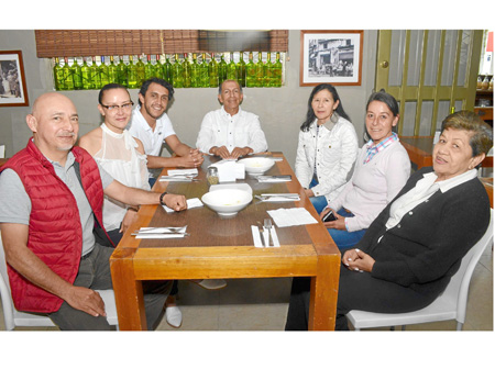 En el restaurante Alto Pasti Trattoria se reunieron Jesús Perdomo, Lida Villa, Julián Mejía Villa, Hernán Mejía Londoño, María C