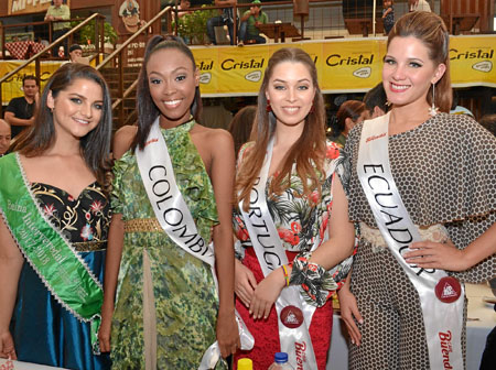 Paula Andrea Castaño García, reina Interveredal; Sharol Michel Ramírez Tenorio de Colombia, Ana Cristina Leal Moreira de Portuga