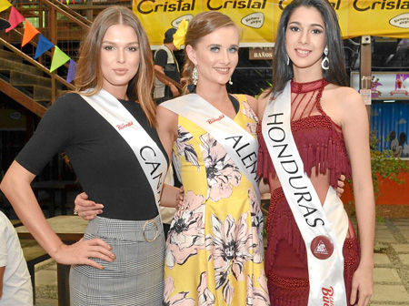 Marta Magdalena Stepien de Canadá, Katrin Eisenberg de Alemania y Celia María Perdomo Monterrosa de Honduras.