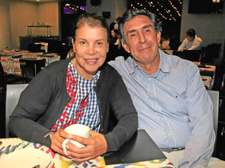 En la sede El Cable del Club Manizales se reunieron en una comida Sandra Machado y Juan Carlos Orjuela se reunieron.