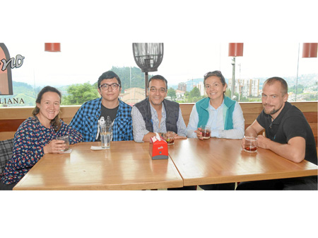 Diana Quintero Castro, Daniel Llamosa Pérez, Marco Llamosa Rincón, Luz Marina Pérez Rodríguez y Michael Falge, se reunieron en e