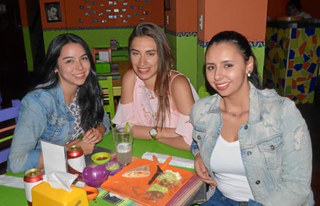 Laura Escobar Porras, Mariana Cifuentes Sandoval y María Antonia González Franco se reunieron en el restaurante El D.F. Comida m