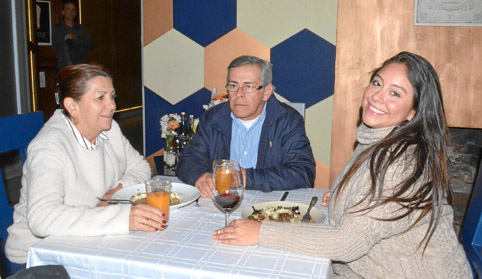 Luz Marina Ramírez, Jorge Eduvar y Jenny Luz Marín se reunieron en una comida en el restaurante L’Atelier.