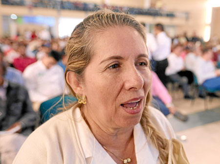 Isabel Piedrahíta, cultivadora de piña, desplazada de la Comuna 13 de Medellín. 