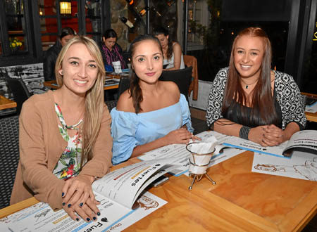 Manuela García Zuluaga, Daniela Salazar Vargas y Sofía Osorio Arias se reunieron en una comida en el restaurante Buffalo Republi