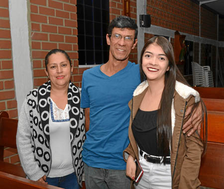 Claudia Torres López, Hugo Marino Gómez y Laura Vanessa Gómez Torres.
