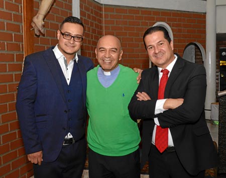 Silvio Daniel Cardona Hernández, director invitado; presbítero Alberto Llanos Castaño, y Jorge Mario Raigoza Franco, director de