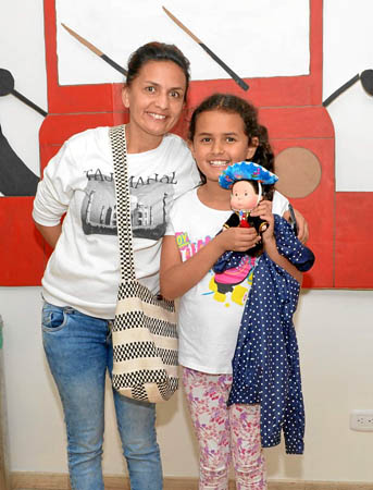Rosa Carmenza Castañeda Llanos y Mariana Loaiza Castañeda.