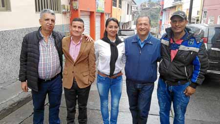 De visita Foto | Henry Giraldo | LA PATRIA Manzanares. Arturo Yepes Alzate se reunió el domingo con amigos y líderes en el salón