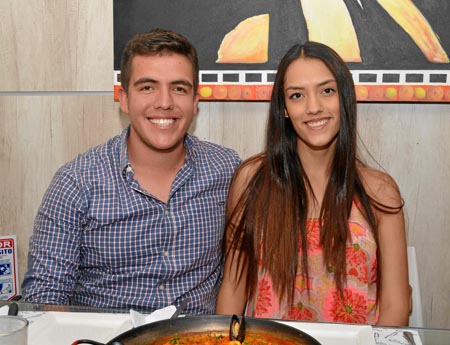 David Leonardo Torres Gaviria le celebró el cumpleaños a Daniela Restrepo Arenas con una comida en el restaurante La Luna de Val