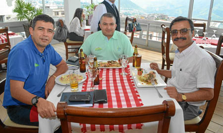 De Agrícolas del Ruiz y Magnus 4 se reunieron Danilo Betancurth Parra, Luis Fernando Noreña Galvis y Rodrigo Marín Patiño.