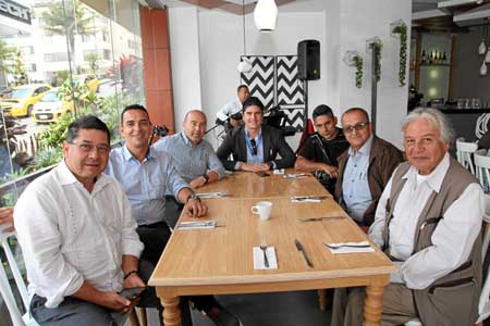 Héctor Arango, Michael Krastz, Juan Alberto Giraldo, Óscar Bayona, Eduardo González, Ernesto Naranjo y Guillermo Botero.