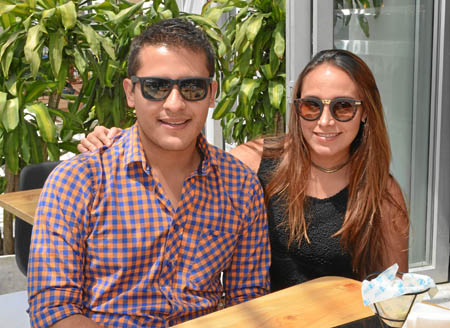 Mateo Burgos Castillo y Vanessa Bedoya Carmona se reunieron en un almuerzo en el restaurante Mix It.