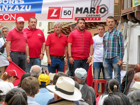 De correría Foto | Diego Salgado | LA PATRIA Aranzazu. En visita de campaña a varios municipios, pasaron por Aranzazu el actual 