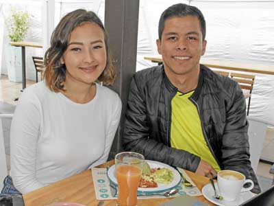 Laura Ximena Castaño Loaiza y Juan Diego Muñoz López se reunieron en un almuerzo en el restaurante Dauntaun.