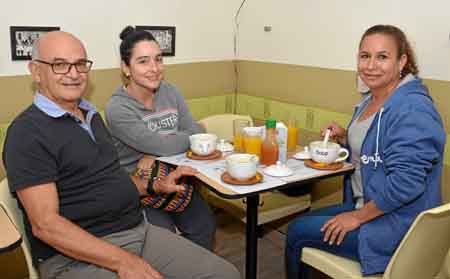 En el restaurante El Petizo Núñez se reunieron en un almuerzo Luis Gómez Mejía, Lorena Gómez Henao y Rocío Torregroza Araújo.