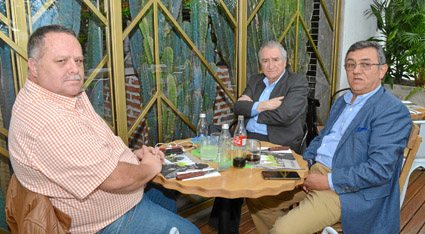 Luis Alberto Franco Muñoz, Ómar Yepes Alzate y Jorge Hernán Meza Botero se reunieron en el restaurante Cortesana.