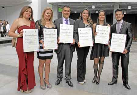 Luisa Catalina Becerra, Flor Ángela Arias, Mauricio Ortiz, Lina María Cardona, Mariana Peña y José Édison Restrepo se graduaron 