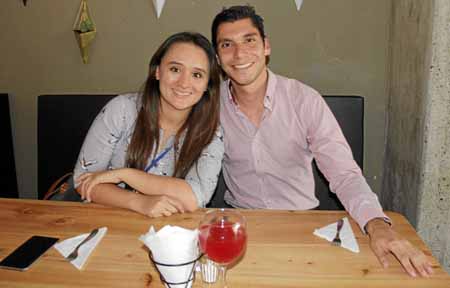Laura Mayorquín y Juan Camilo Betancurt se reunieron en el restaurante Mix It Food & Drinks.