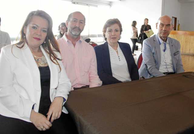 Luz Gladys García, Luis Fernando Hoyos Franco, Constanza Mejía y Mario Mesa.