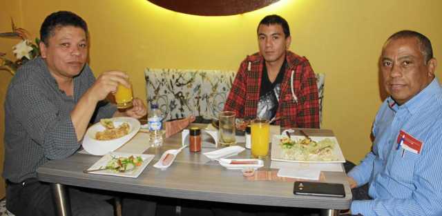 En el restaurante Cháncharos  compartieron Mario López, Alejandro Rubio y Dolman Rubio.