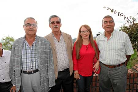 Rodrigo Mejía, Náder Valencia, Luz Elena Ospina y John Jairo Valencia. 