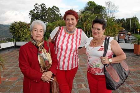 Carola Naranjo, Gloria Amparo Tabares y Myriam Estrada. 