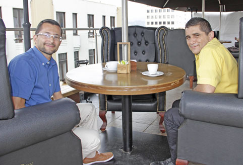 Por motivos de trabajo se reunieron en el restaurante Duntaun Jorge Alberto Betancurt y Carlos Alonso Ruiz. 