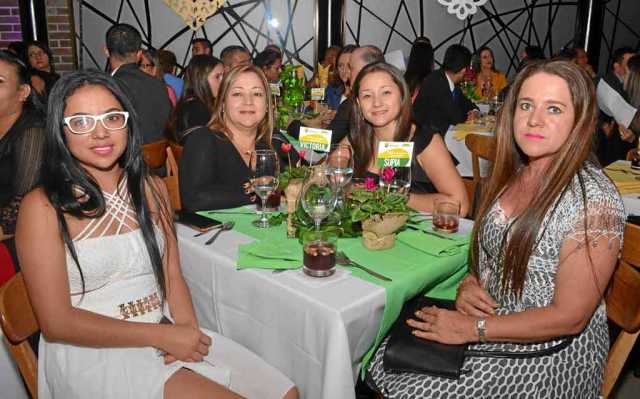 Karen Vásquez Ocampo, Carmen Helena Pérez González, Carol Yuliana García Pérez y Zuany Ocampo Ramírez.