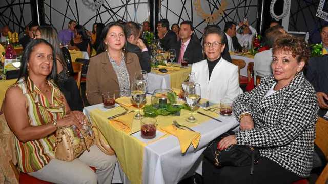 María Celmira Nieto Tabares, Leidy Constanza Calderón Arango, Blanca Nidia Patiño Gil y Ofelia Valencia Jiménez.