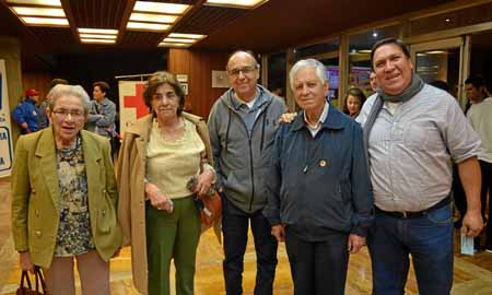 Gilma Velásquez Gómez, Mary Velásquez Gómez, y presbíteros Daniel Gallego Arias, Vicente Rivera Cardona y César Augusto Gallego 