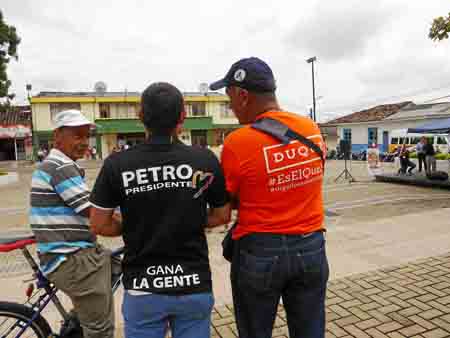 Juntos, no revueltos Foto | LA PATRIA Palestina. Los seguidores de estas dos campañas políticas se encontraron en el Parque de P