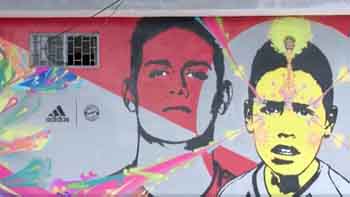 Bayern Múnich con mural en Ibagué Foto | Tomada de Twitter @FCBayernES | LA PATRIA Ibagué. El equipo alemán Bayern Múnich pintó 