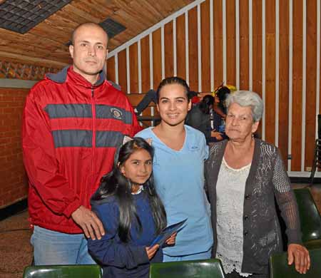 Julián Marín Hoyos, Sonia Trejos Abad, Vanessa Marín Trejos y Eufemia Abad Franco.