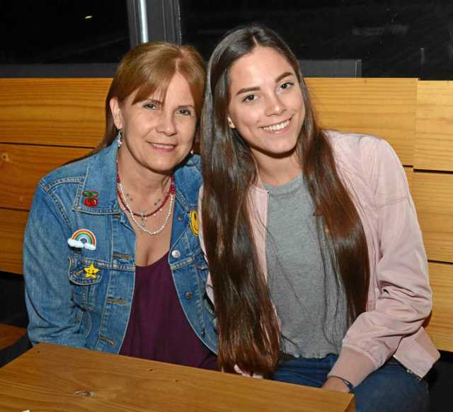 Luz Helena Zapata Arias y Ana María Holguín Zapata se reunieron en una comida el restaurante Urban.