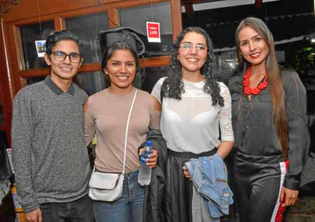 John Osorio Mendoza, María García Matiz, Annie Matiz Buitrago y Juanita González Londoño.