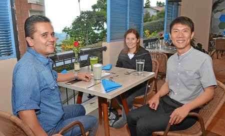 Carlos Nieto, Andrea Londoño Robledo y Daniel Funj se reunieron por trabajo en el restaurante L’Atelier.