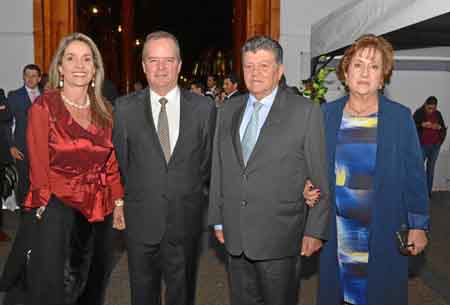 Clemencia Gómez, Nicolás Restrepo Escobar, Héctor Mejía Aristizábal y Dora Franco de Mejía.