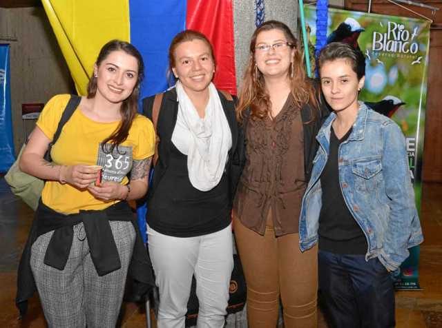 Stefanía Muñoz Muñoz, Lina Mendoza Covaleda, Daniela Mendoza Covaleda y María Alejandra Ocampo. 